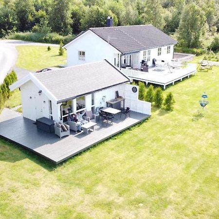 Feriehus Ved Sjoen Tomra Exterior photo